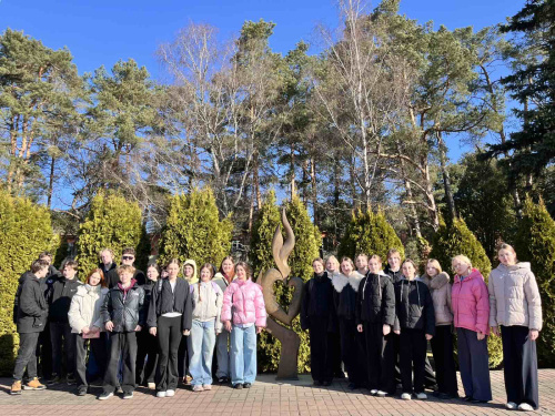 Скажем вместе,  «Здравствуй, Зубренок!» 