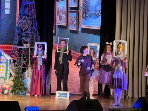 Спектакль «Новогодние приключения, или Тайна красной лошадки»