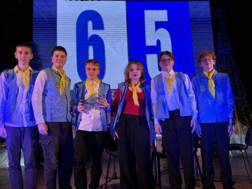 Шоу-игра со знатоками элитарного телевизионного клуба «Что? Где? Когда?»