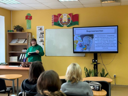 Продолжается образовательный компонент смены