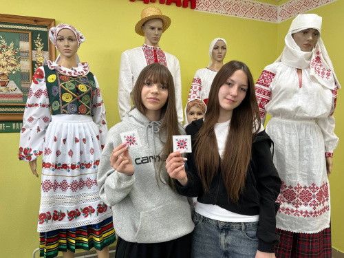 РОДНЫЕ УЗОРЫ