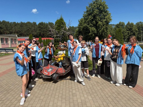 Шаги считали, задания решали