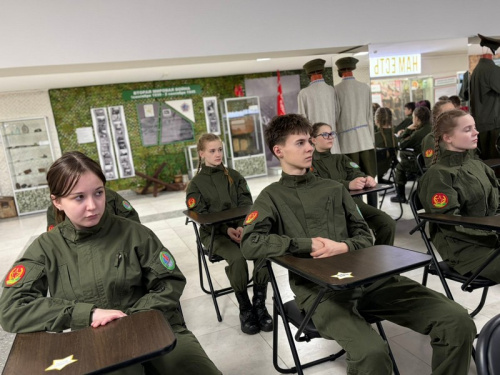 Юные зарничники закрепили навыки обращения с автоматом и взаимодействия в строю