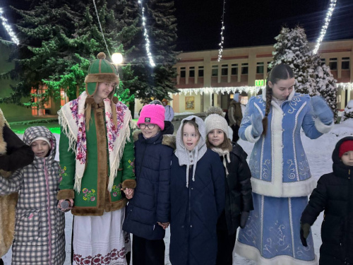 Зажжение новогодней елки