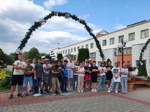 ВЕЛИКОЛЕПНОЕ ЗНАКОМСТВО