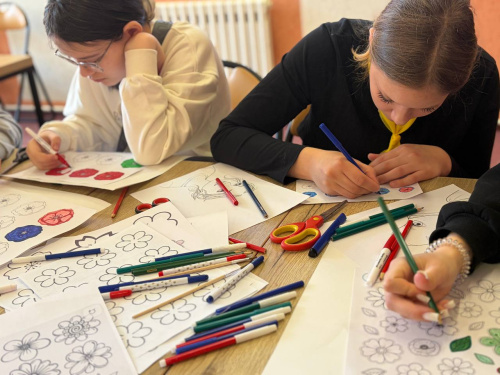 «Цветочная аппликация в символике»