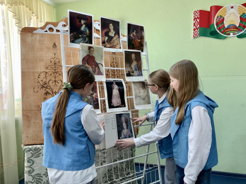 Информационный час «Образ женщины в культурах мира»