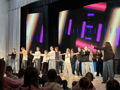 Конкурс танцевальной игры «Что скажет танцец»