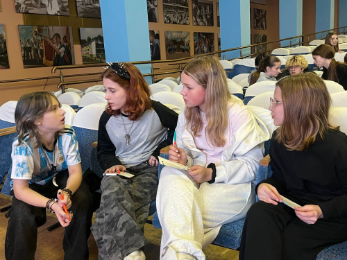 Онлайн-викторина «Квиз, плиз, хоум»: проверяем смекалку