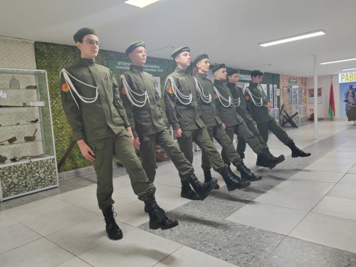 Деятельность отряда военно-патриотического профиля «Зарничники» Деятельность отряда военно-патриотического профиля «Зарничники»