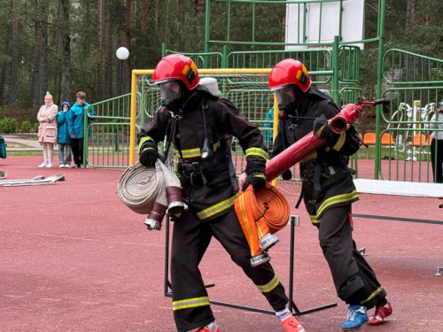 «Альтернатива тренировкам в фитнесс-зале, или пожарный кроссфит» «Альтернатива тренировкам в фитнесс-зале, или пожарный кроссфит»