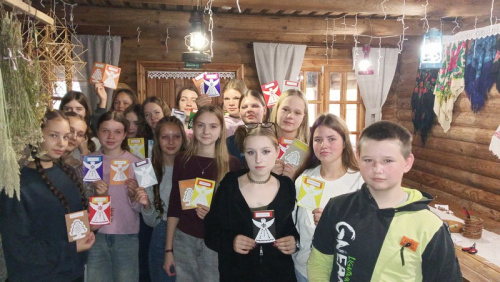 Бумажные кружева в подарок маме