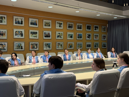 Международный телемост «Эстафета добрых традиций» объединил детей из России, Беларуси и Индии