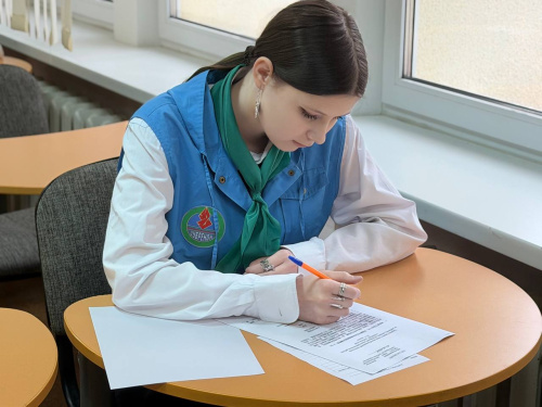 Участники смены «Мой профиль» проверили свои знания на первом этапе республиканской олимпиады по китайскому языку