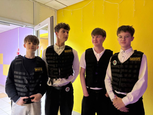 Я б в вожатые пошел Я б в вожатые пошел