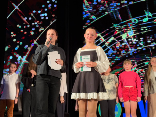 Шоу-программа «Фестиваль искусств» - юные «звезды» корпусов «Лесной дом» и «Озерный причал»
